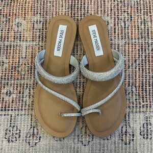 Steve Madden Fiorra Rhinestone Flat Toe-Ring Slide Sandal Size 7.5 Tan Silver